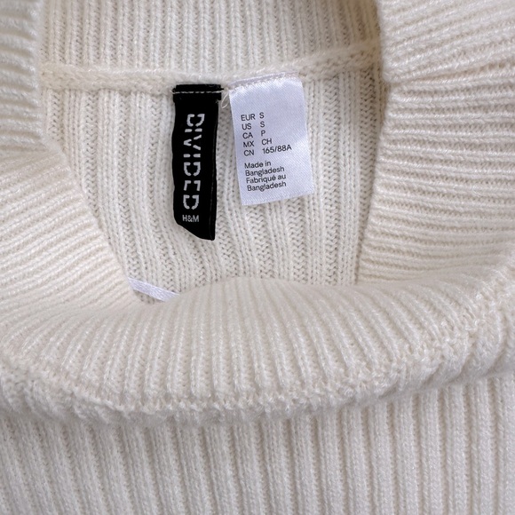 Divided by H&M Sweater - Picture 2 of 2